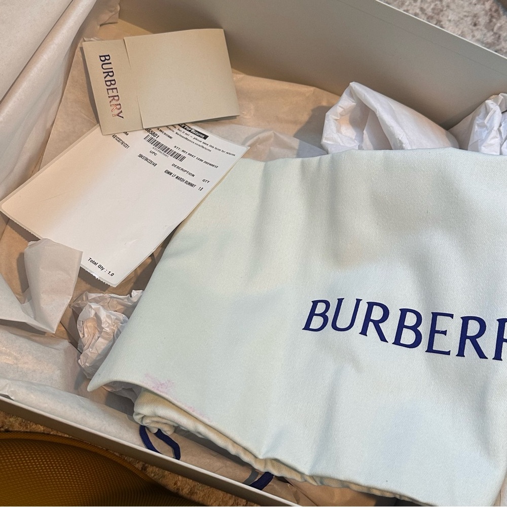 34. Burberry Marsh Ankle Rubber Boots - Picture 7 of 16